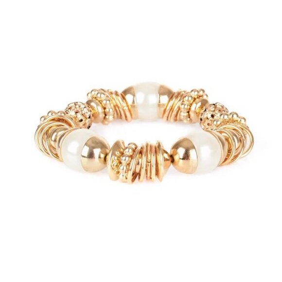 Paparazzi Jewelry Accessories - Uptown Tease - Gold Bracelet - Vintage - Picture 4 of 4